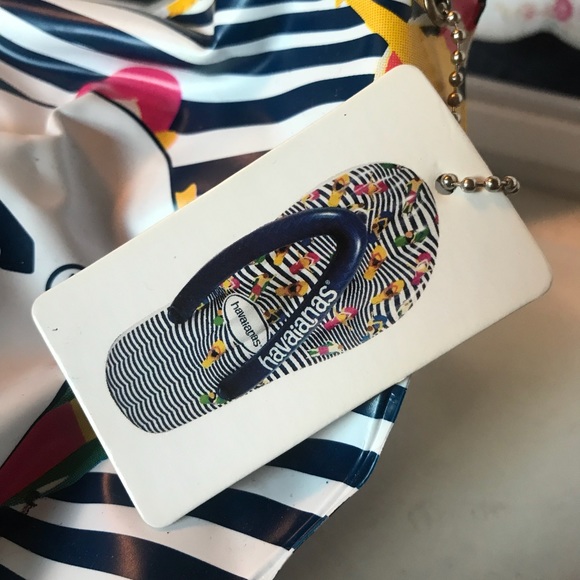 havaianas pool float